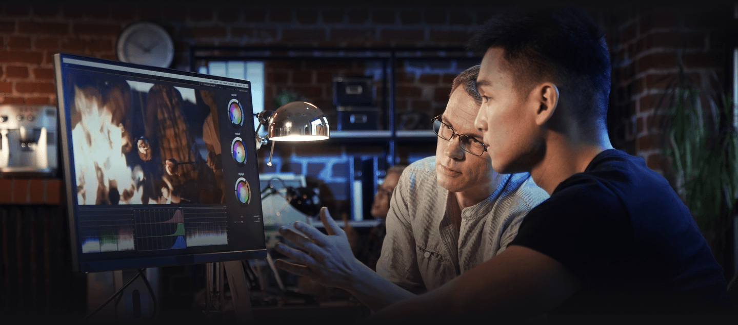 Phone homescreen with applications